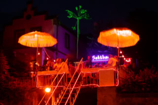 Sektbar Elbhangfest Palme Schirme