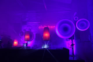 Lautsprecher Tonanlage Stehlampen Lichtorgel Neonschrift